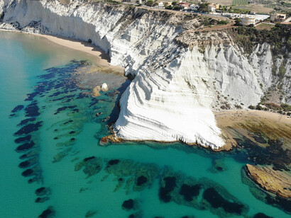 La Scala dei Turchi (Sicilia), spesso protagonista delle storie del Commissario Montalbano di Andrea Camilleri