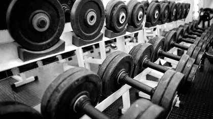 Academia de musculação. Entenda por que a musculação e o fortalecimento físico são essenciais para atletas de todos os níveis e como você, atleta amador, pode alcançar novas oportunidades com o apoio adequado