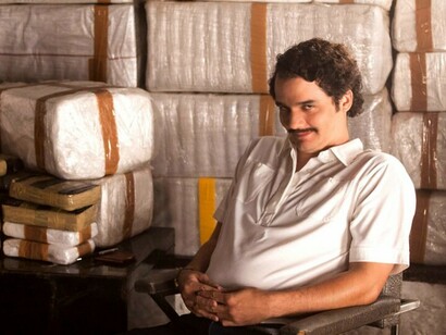 La serie gira en torno a la vida de Pablo Escobar como líder del Cartel de Medellín