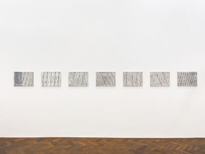 Ian Hamilton Finlay, Fragments, ausstellungsansicht. Mit freundlicher genehmigung der Galerie Hubert Winter