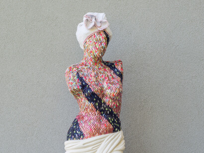Venere, plastica, unghie finte, strofinaccio, dettaglio, 2015, courtesy of Francesco Lillo