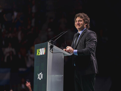 Javier Milei en su presentación en VOX, España, en mayo de 2024. Distintos factores políticos, históricos, sociales, culturales y religiosos explican el avance de Milei en Argentina