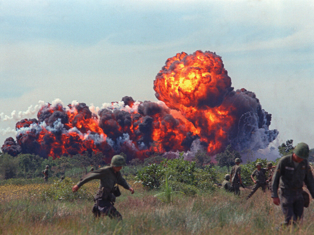 Vietnam, bomba al napalm