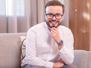 O dia do profissional de mídia é uma oportunidade para refletir sobre o impacto da inteligência artificial e do machine learning na otimização de campanhas publicitárias, aumentando a eficiência e o retorno sobre o investimento. Foto de Daniel Stochero