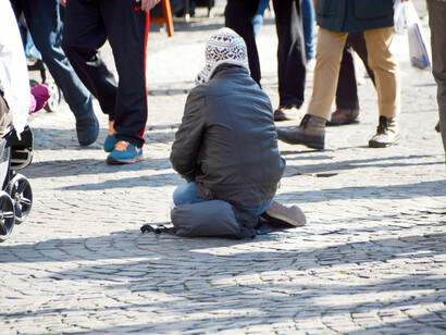 Pidiendo en la calle