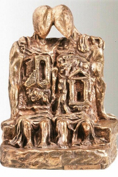 Giorgio de Chirico (1888-1978), The Archaeologists, 1966, Gilded bronze, 32 x 24.5 x 22 cm, Private collection. Courtesy Galleria d’Arte Maggiore, Bologna (Italy)
