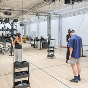 Jordan Wolfson, Little room, ausstellungsansicht. Mit freundlicher genehmigung der Fondation Beyeler