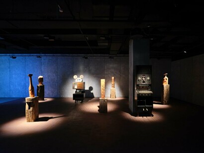 Julianknxx, In search of…incredible, exhibition view. Courtesy of LUMA Arles