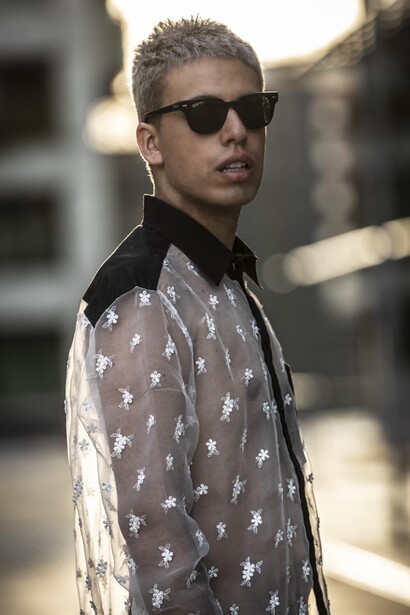 Giovanni Segreti Bruno tra musica e cinema. "Ti voglio bene" fa parte della colonna sonora del nuovo film di Federico Moccia, "Mamma qui comando io", nelle sale cinematografiche il 14 settembre 2023