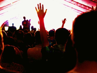 Show musical. Desta vez, o grupo dedicou o espetáculo aos seus próprios membros, num total de 80, celebrando as suas criações únicas