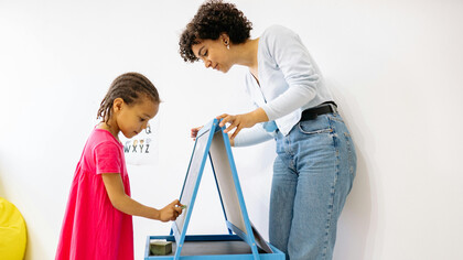 Entenda a importância das tolices na evolução humana e como elas moldam nossas experiências diárias. Descubra por que cometemos tolices e como elas influenciam nossas interações sociais