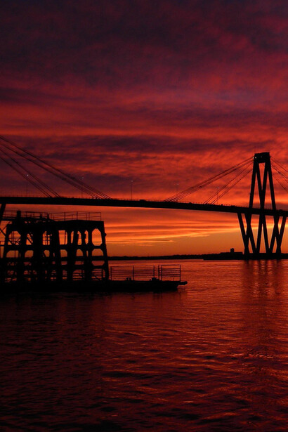 Vista al puente Chaco-Corrientes al atardecer