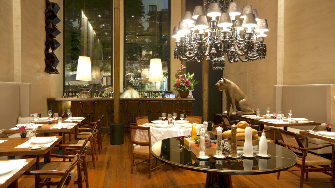 Interior do restaurante 'D.O.M.', localizado em São Paulo, Brasil