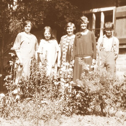 La ricerca genealogica non è soltanto la caccia ad antenati illustri, ma un modo per riscoprire le vite delle persone comuni che hanno reso possibile la nostra esistenza