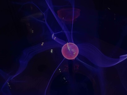 An atomic structure of an analysis of possible cyclic patterns vibrating in the quantum realm