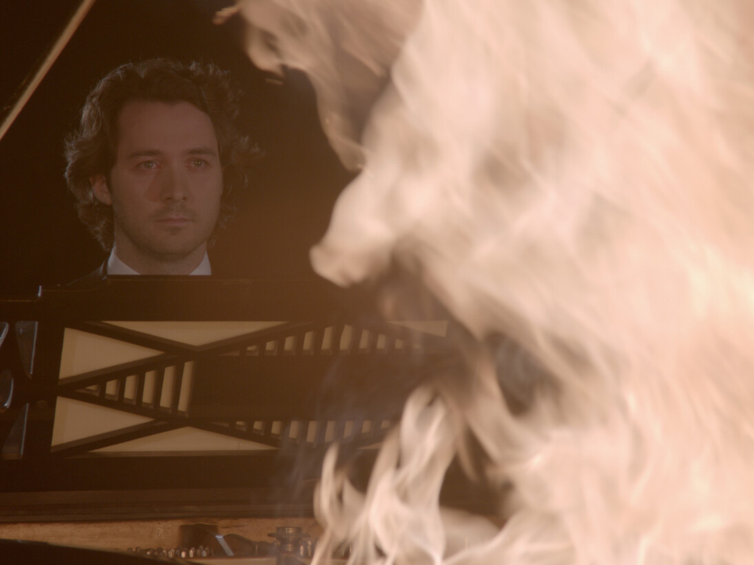 João Onofre, Tacet, 2014 . Still from single channel HD video, colour, sound, 7’4’’. Courtesy Marlborough Contemporary, © the artist