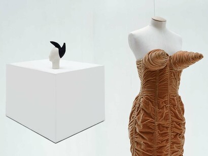 Abito Jean-Paul Gaultier, cappello-scarpa Dalì per Schiaparelli, Parigi, Palais Galliera