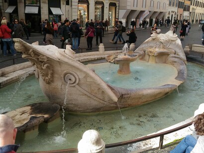 Pietro Bernini, Fontana della Barcaccia situata in Piazza di Spagna, ai piedi della Scalinata, 1626-1629 (foto Roberto Luciani)