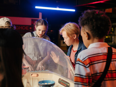 Botões físicos e a discussão de ideias sobre como a partida deve seguir