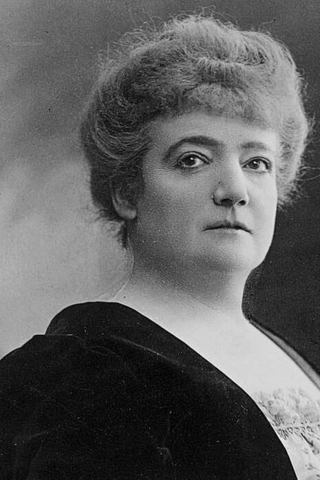 Augusta Holmés, compositrice irlandese naturalizzata francese.
In un primo momento pubblicò sotto lo pseudonimo di Hermann Zenta
