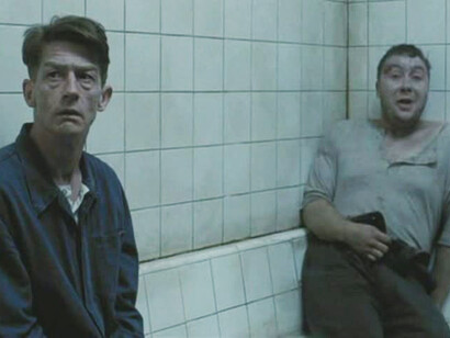 Fotograma de la película '1984': la estabilidad del régimen totalitario se sostiene en la mentira o realidad preconstruida que sus gobernantes expresan a la población