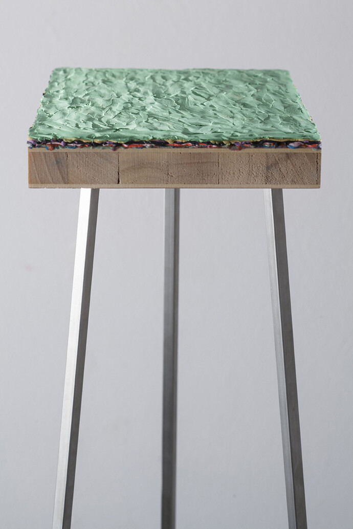 Maria Morganti, Stratificazione, 2011, Venezia, 2011, Pongo su tavola di legno, 22 x 18 x 2,5 cm, Cavalletto Acciaio, 118 x 33 x 33 cm, foto Francesco Allegretto
