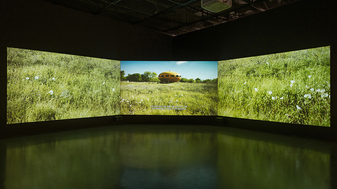 Jaye Rhee
Once Called Future, 2019
3-channel video installation with sound
7min 13sec.
Courtesy of the Artist and Gallery Baton