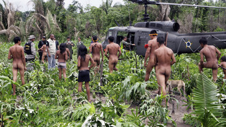 Nel 2014, a seguito di una campagna internazionale di Survival, il governo brasiliano è intervenuto per sfrattare gli invasori illegali dal territorio degli Awá © Silvano Fernandes/FUNAI 
