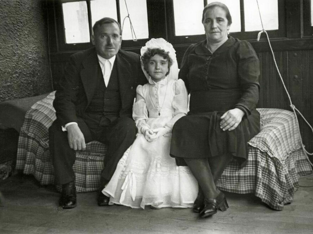 La vida por delante, La infancia en la calle, 1941-1951, Fotografías de Valentín Vega. Courtesy of MNA