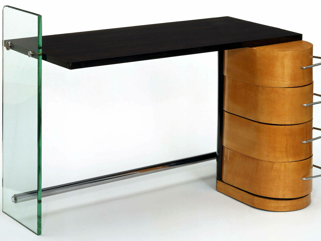Desk, Denham Maclaren, about 1929, England. Museum no. W.20-1979. © Victoria and Albert Museum, London