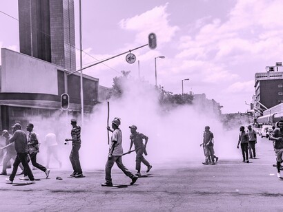 ¿Aguantar los golpes o sublevarse?