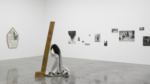 Dreamers Awake, Exhibition view. Courtesy of White Cube