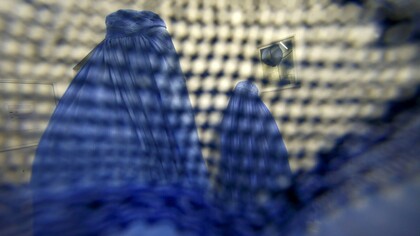 Life seen from a burqa