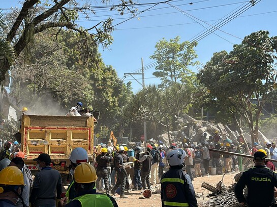 Los terremotos son expresiones contundentes del poder de la naturaleza, un poder cuyas consecuencias dejan de manifiesto todo lo que somos como humanos. Escombros en Cali, Colombia luego del terremoto del 10 de agosto de 2026. Foto perteneciente a World Central Kitchen