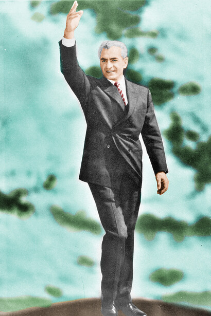 Mohammad Reza Pahlavi. Sous le règne du dernier Shah de septembre 1941 à février 1979, l'Iran était un royaume très contrasté avec la "Révolution blanche", une série d'initiatives politiques visant à occidentaliser l'Iran