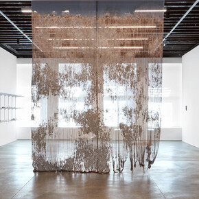 Edith Dekyndt, Notes on what is what, exhibition view. Courtesy of Marian Goodman Gallery 