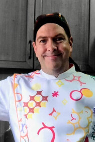 Juan Montemayor, conocido como el “Maestro Ajicero”, nos comparte una visión sensible y reflexiva sobre el ají como experiencia cultural, sensorial y educativa en la gastronomía venezolana