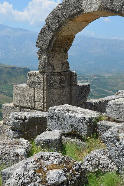 City gate of Amantia, Albania