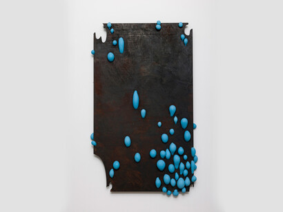 Lucas Simões, Megabyxos, 2023, carbon steel and pigmented concrete, 72.5×44×6.5 inches. Courtesy of the artist and Patron Gallery, Chicago
