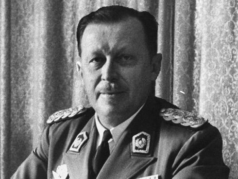 Alfredo Stroessner Matiauda è stato un politico e militare paraguaiano che governò il Paraguay come dittatore dal 1954 al 1989, instaurando uno dei regimi più longevi e repressivi dell'America Latina, caratterizzato da violazioni dei diritti umani, corruzione e un rigido controllo autoritario