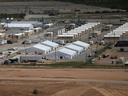 La base militar estadounidense en Fort Bliss, Texas, aloja a 6,200 evacuados afganos