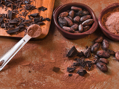 Rudes et amères les fèves brutes cachent la promesse d’une saveur complexe et profonde