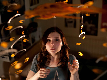 La actriz Abigail Breslin en la adaptación cinematográfica de "El juego de Ender", dirigida por Gavin Hood (2013)