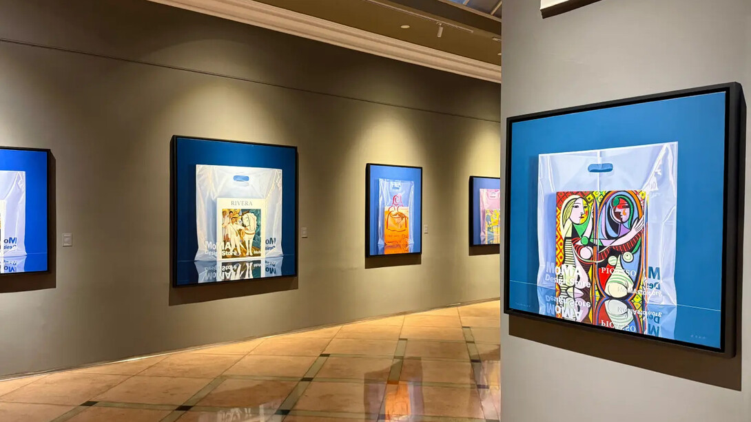 Carlos Vega, Realismo contemporáneo, vista de exhibición. Cortesía de Galería Duque Arango