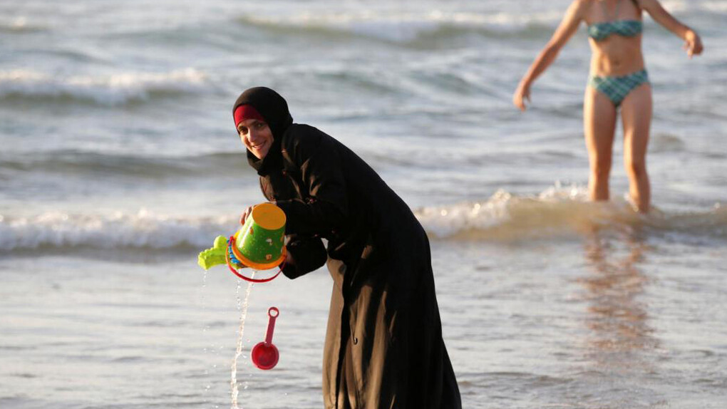 Una mamma in burkini