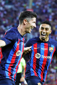 Robert Lewandowski y Raphinha, nuevos fichajes del F.C. Barcelona para la temporada 2022/2023
