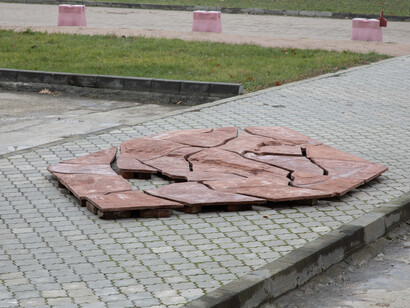 Ioana Marinescu, Hill. Reenactment, exhibition view. Courtesy of National Museum of Contemporary Art