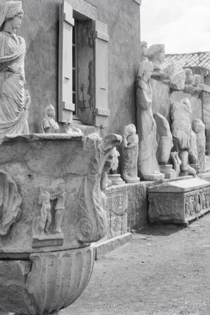 Columna en las ruinas de Timgad, Argelia