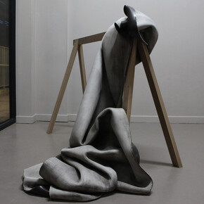 Frances Richardson, Loss of object and bondage to it, 2014, MDF, screws, paint, concrete canvas, Installation view, Lubomirov-Easton Gallery, Deptford, London. Courtesy of VITRINE