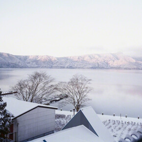 Takahiro Kaneyama, Lake Ashinoko, Hakone , 2008. Courtesy of Miyako Yoshinaga